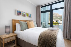 Comfort Apartment | 1 bedroom, premium bedding, in-room safe, desk - Hip Hop 403 (Cape Town)