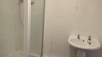 Standard Double Room, Ensuite | Bathroom