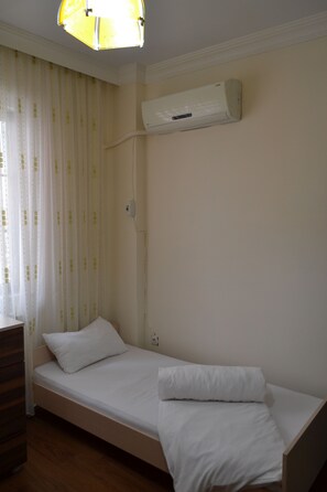 Appartement Familial, 3 chambres, non-fumeurs, réfrigérateur | Coffres-forts dans les chambres, bureau