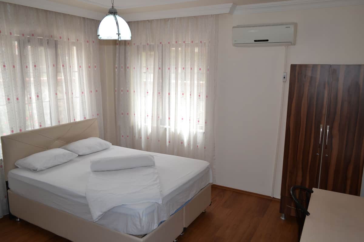 Family Apartment, 3 Bedrooms, Non Smoking, Refrigerator | In-room safe, desk, laptop workspace, blackout curtains