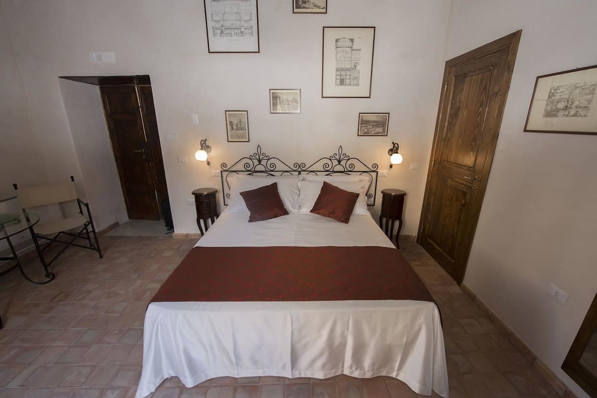 Quarto luxo | Berços grátis, Wi-Fi de cortesia, roupa de cama