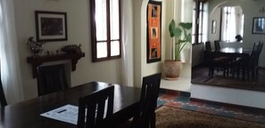 Breakfast, lunch and dinner served - The Estate Ebwerenga (Entebbe)
