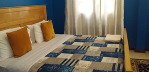 Individually decorated, individually furnished, desk, laptop workspace - The Estate Ebwerenga (Entebbe)