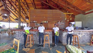 Breakfast, lunch, dinner served; local and international cuisine