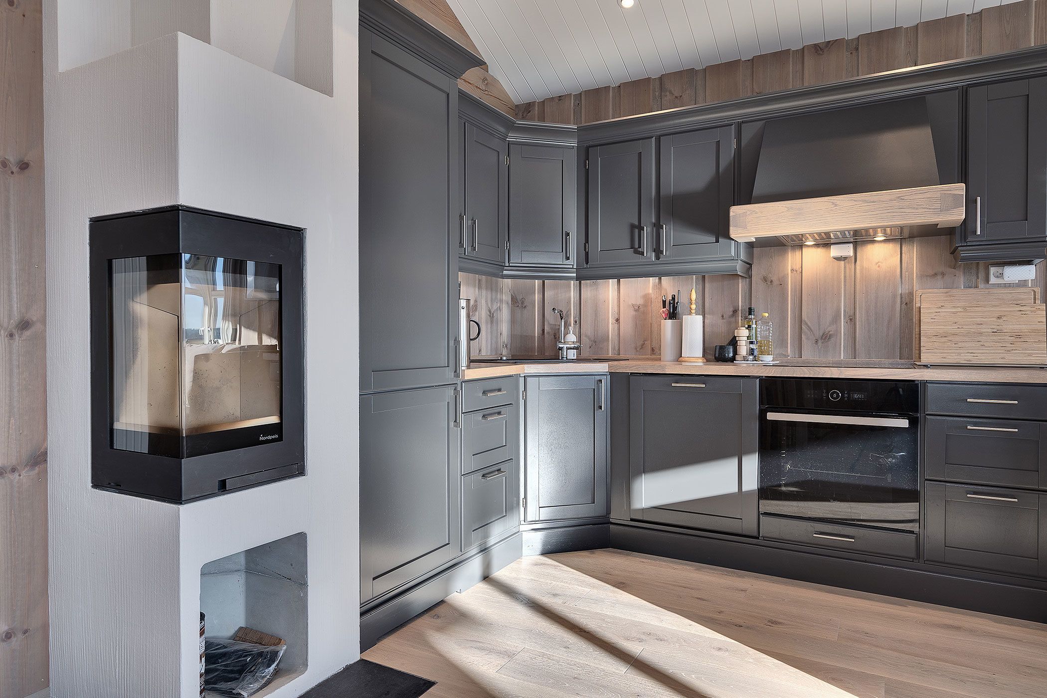 Cabin, 3 Bedrooms | Private kitchen | Full-sized fridge, oven, stovetop, dishwasher