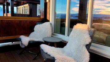 Cabin, 3 Bedrooms | Terrace/patio