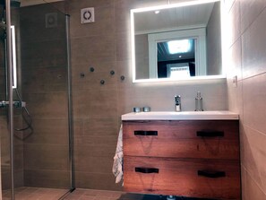 Cabin, 3 Bedrooms | Bathroom | Shower, towels, soap - Bitihorn Grendehytte (Øystre Slidre)