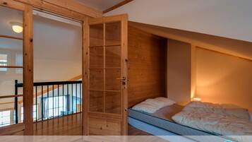 Apartment, 3 Bedrooms | Free WiFi
