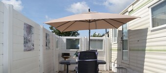 Chalet Ameland Fritid med sol hela dagen på terrassen
