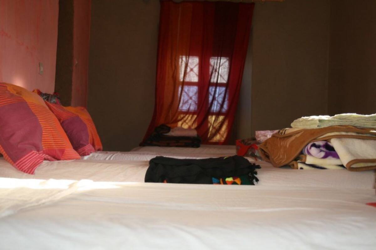 Habitación con 2 camas individuales, 2 camas individuales | Wifi gratis y ropa de cama 