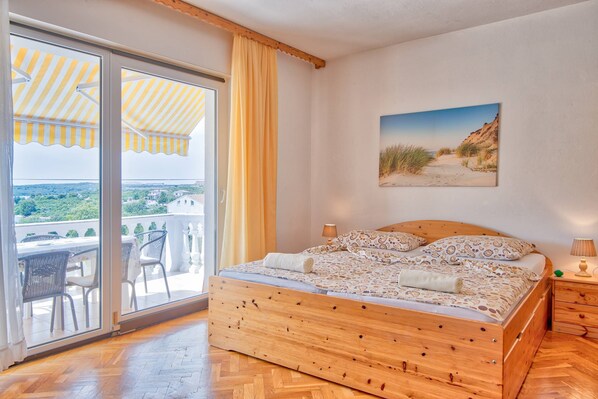 3 bedrooms, iron/ironing board, travel crib, free WiFi - Apartments Tara Apt 1 (Medulin)