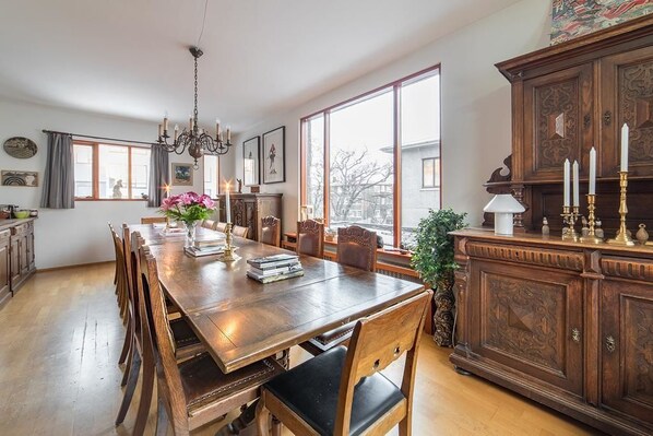 Breakfast area