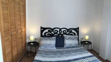 2 chambres, fer et planche Ă repasser, Wi-Fi, draps fournis
