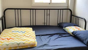 2 habitaciones, tabla de planchar con plancha, wifi y ropa de cama