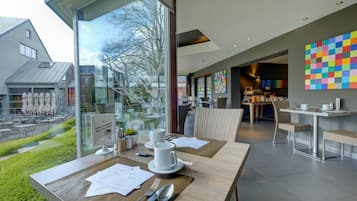 Petit déjeuner buffet servi tous les jours en supplément