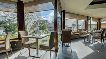 Dagelijks ontbijtbuffet (EUR 20 per persoon)