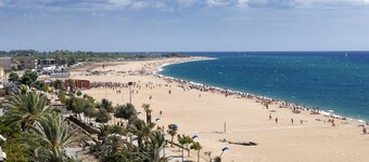 Apartment in the center of the town and beach Costa Brava and Barcelona