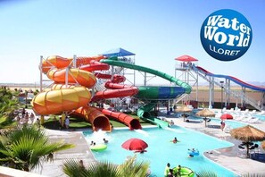 Pool - Apartment in the center of the town and beach Costa Brava and Barcelona (Malgrat de Mar)