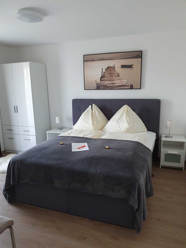 1 bedroom, travel cot, WiFi, bed sheets