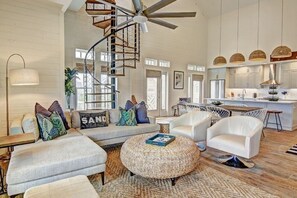 Smart TV, DVD player, books, video library - Coastal Penthouse w/ Designer Interiors@Cinnamon Shore+Amenity Access! (Port Aransas)