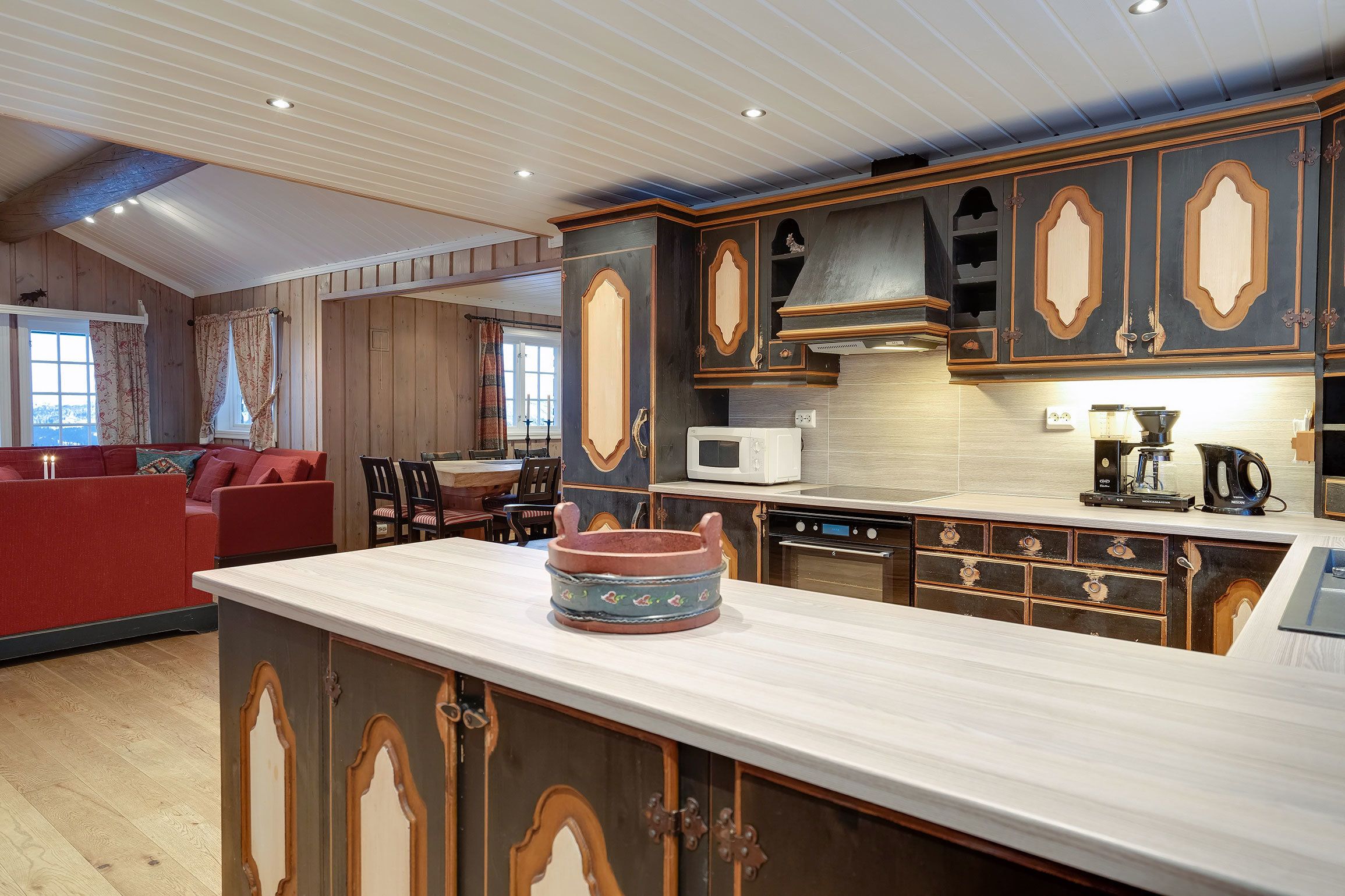 Cabin, Multiple Bedrooms | Private kitchen | Full-size fridge, microwave, oven, stovetop