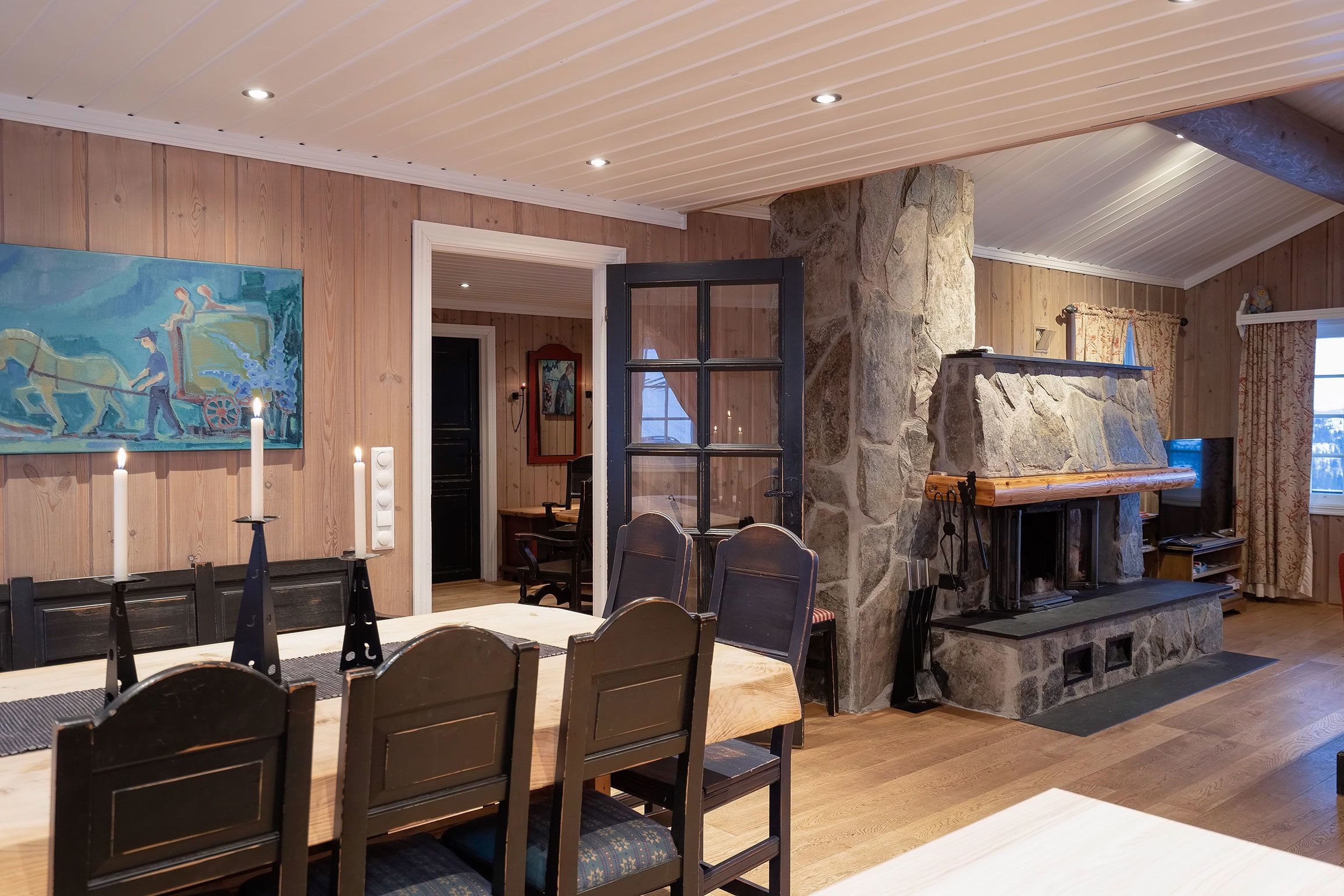 Cabin, Multiple Bedrooms | Living area | Flat-screen TV, fireplace