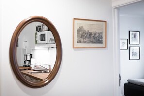 Apartment, 2 Schlafzimmer (First floor) | Wohnbereich | Flachbildfernseher