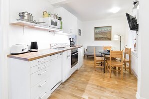 Apartment, 2 Bedrooms (First floor) | Private kitchen