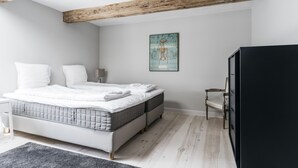 Deluxe Apartment | 2 bedrooms, desk, iron/ironing board, cribs (surcharge)