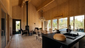 Cabin, 3 Bedrooms | Private kitchen
