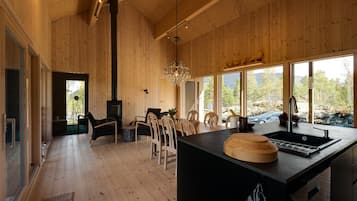 Cabin, 3 Bedrooms | Private kitchen