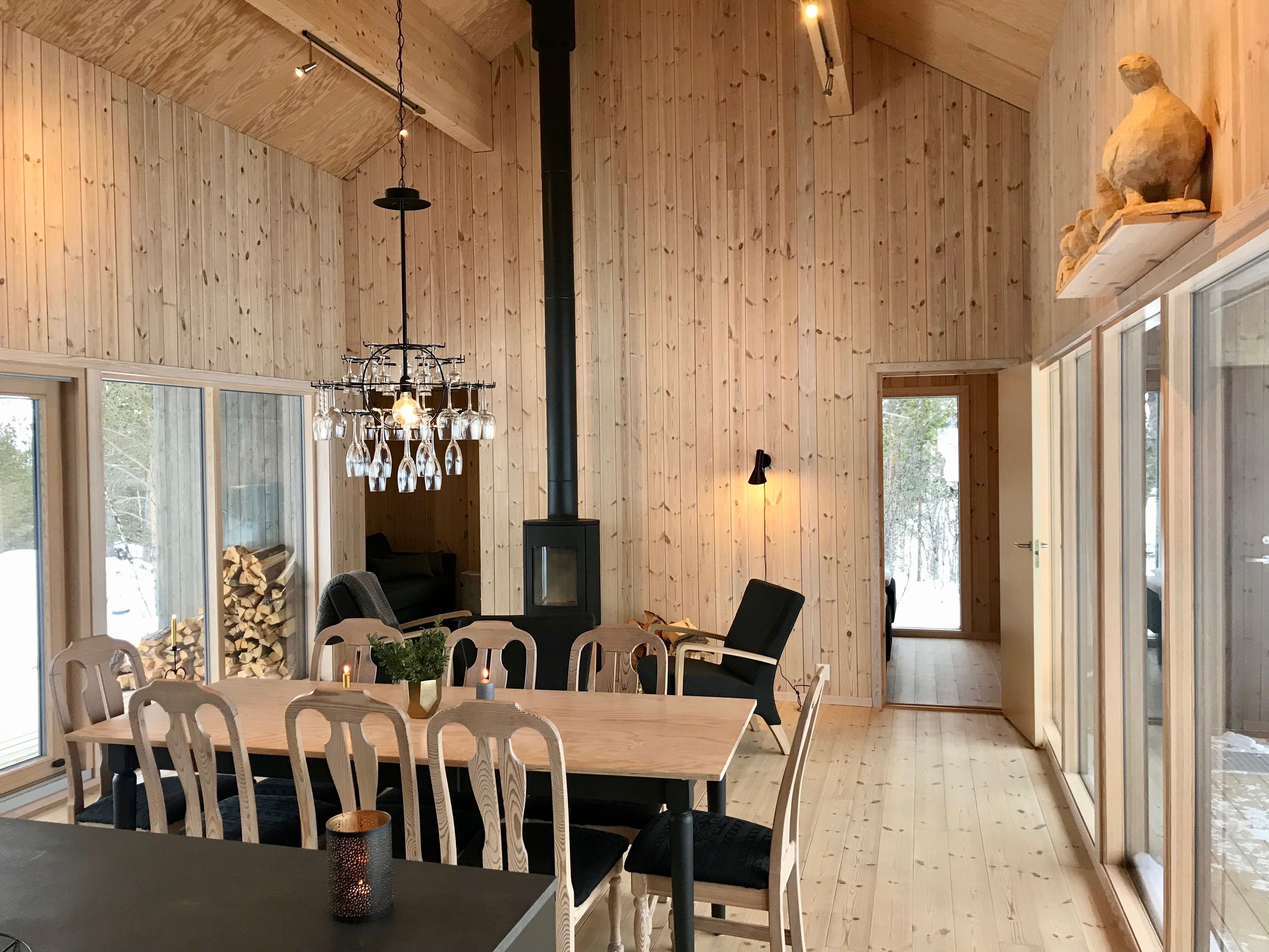 Cabin, 3 Bedrooms | Living area | Flat-screen TV, fireplace