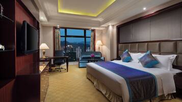 Premium Room, 1 King Bed, Club Lounge Access (Lounge Access) | Premium bedding, down comforters, minibar, in-room safe