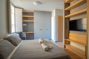 Rollaway beds, free WiFi, bed sheets