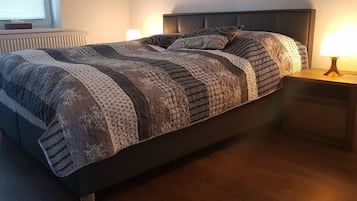 Exclusive-Apartment | Verdunkelungsvorhänge, Babybetten, kostenloses WLAN, Bettwäsche