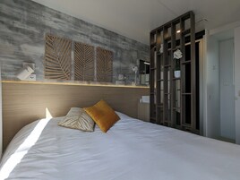 Premium Cottage | 2 bedrooms, premium bedding, blackout curtains