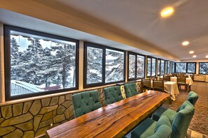 Breakfast, lunch and dinner served - Lagoon Palace Hotel (Bolu)