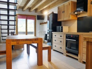 Fridge, microwave, oven, stovetop - Superb 3* Duplex Méribel, 6-8 pax, Balcony (Méribel)