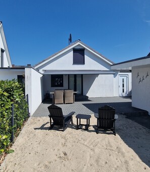 Terrace/patio - Haus Lena 2 - Vacation near the Baltic Sea - Now with e-charging station! (Pansdorf)