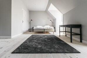 Apartment | 3 bedrooms, desk, iron/ironing board, cribs/infant beds - Apartment with Private Terrace (Copenhagen)
