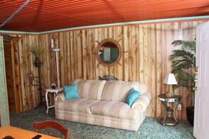 Living area - Deer Stand Cabin (Quinlan)