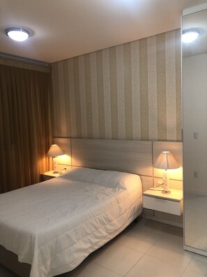 2 bedrooms, iron/ironing board, WiFi