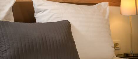 Junior-suite | Minibar, pengeskab på værelset, skrivebord, mørklægningsgardiner