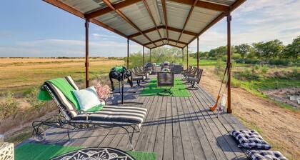 Retreat w/ Pond Access & Views in Temple