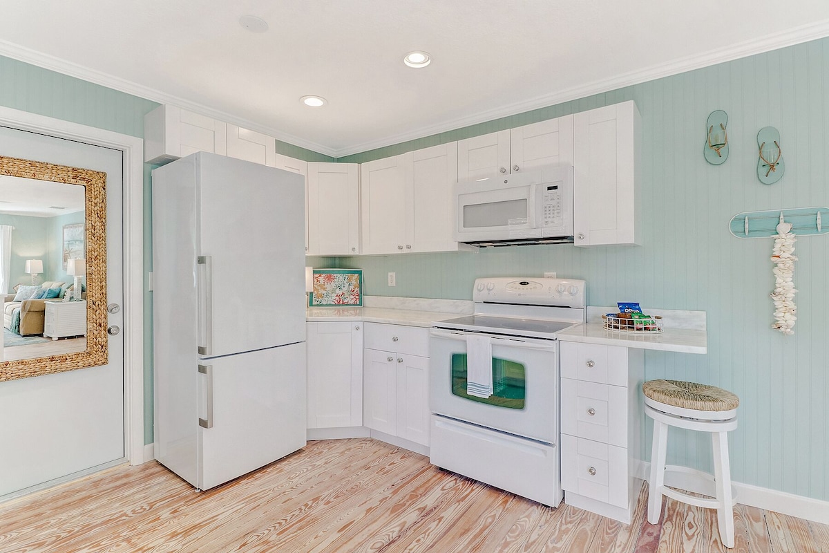 Photo 13 of Classic Beach-Style Cottage