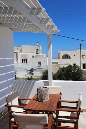 Exterior - Aerenia Luxury Suites (Santorini)