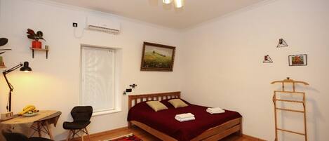 1 soverom, strykejern/-brett, wi-fi (inkludert) og sengetøy