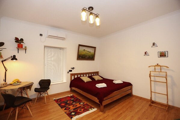 1 bedroom, iron/ironing board, free WiFi, bed sheets