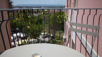 Deluxe tweepersoonskamer (Terra) | Balkon
