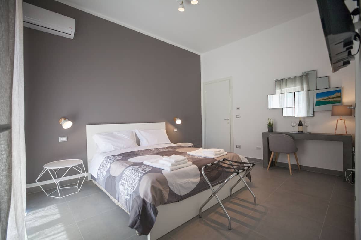 Double Room (Aria) | 1 bedroom, hypo-allergenic bedding, down comforters, memory foam beds